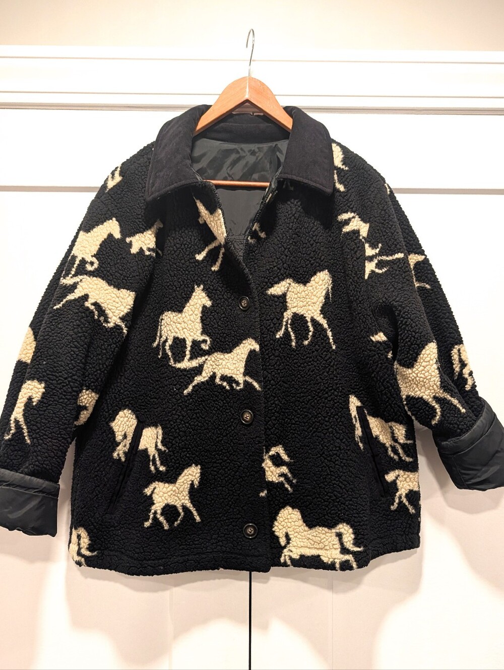 VINTAGE 90s Women's Horse Equestrian Print Black Sherpa Reversible Jacket Coat